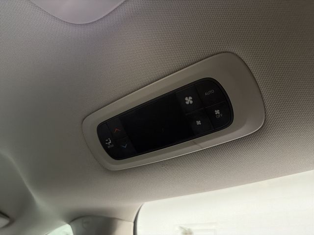 Used 2024 Chrysler Pacifica - photo 21