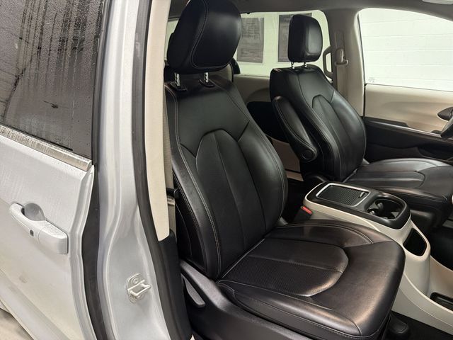 Used 2024 Chrysler Pacifica - photo 23