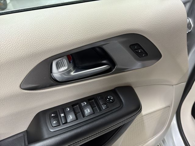 Used 2024 Chrysler Pacifica - photo 26