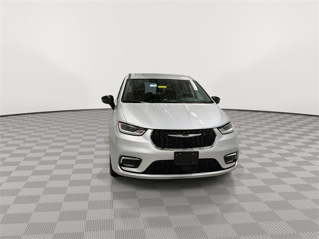 Used 2024 Chrysler Pacifica - photo 6