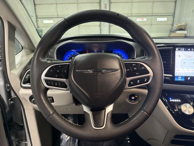 Used 2024 Chrysler Pacifica - photo 34