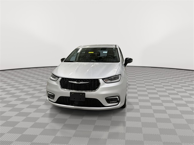 Used 2024 Chrysler Pacifica - photo 7