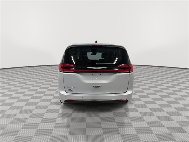Used 2024 Chrysler Pacifica - photo 12