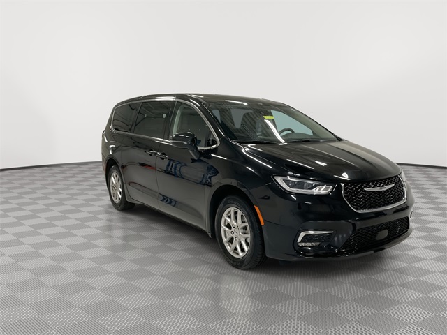 Used 2024 Chrysler Pacifica - photo 13