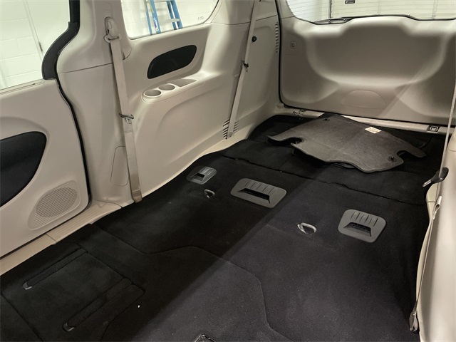 Used 2024 Chrysler Pacifica - photo 18