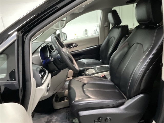 Used 2024 Chrysler Pacifica - photo 22