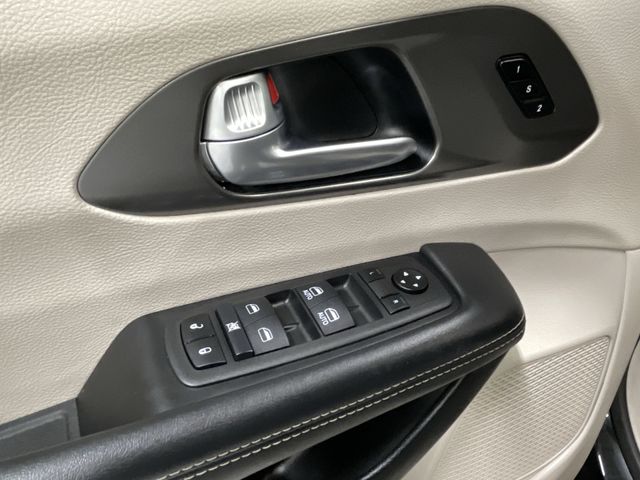 Used 2024 Chrysler Pacifica - photo 24