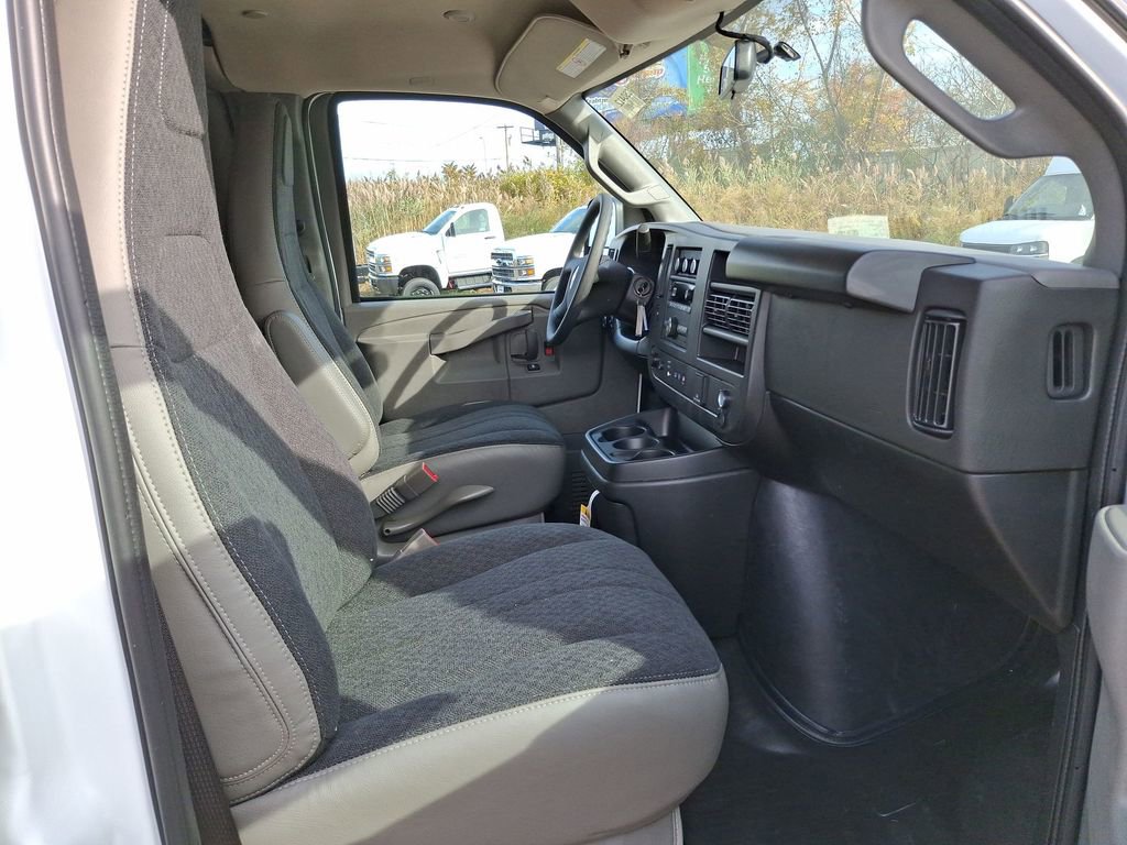 New 2025 Chevrolet Express 3500 - photo 48