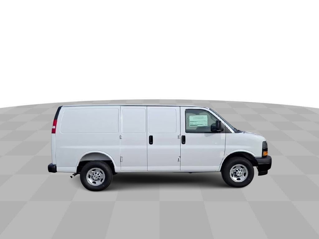 New 2025 Chevrolet Express 3500 - photo 33