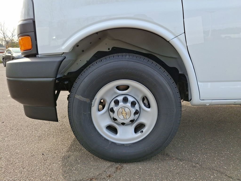 New 2025 Chevrolet Express 3500 - photo 41