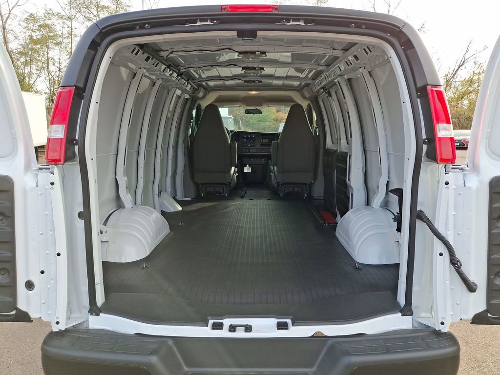 New 2025 Chevrolet Express 3500 - photo 42