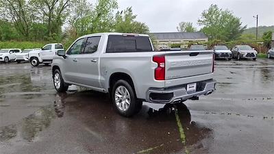 2019 Chevrolet Silverado 1500 Crew Cab 4x4 Pickup for sale #KG133673C - photo 2