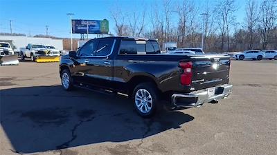 Used 2022 Chevrolet Silverado 1500 LTZ Crew Cab for sale #NG592383C - photo 2