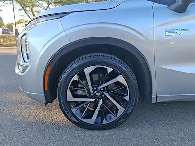 Used 2024 Mitsubishi Outlander PHEV - photo 1