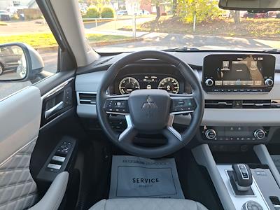 Used 2024 Mitsubishi Outlander PHEV - photo 1