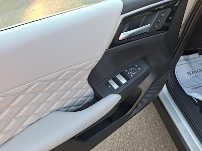 Used 2024 Mitsubishi Outlander PHEV - photo 1