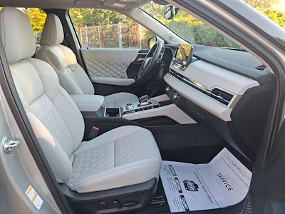 Used 2024 Mitsubishi Outlander PHEV - photo 1