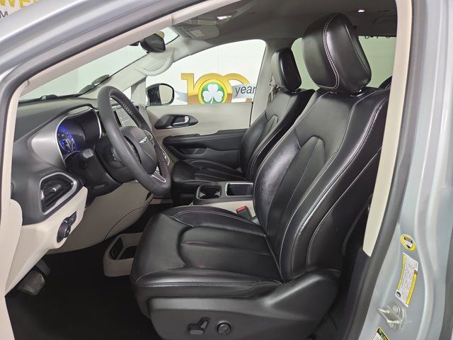 Used 2024 Chrysler Pacifica - photo 11