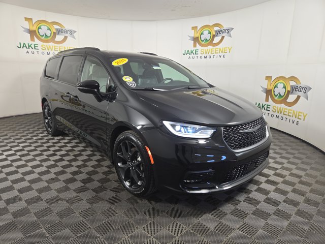 Used 2024 Chrysler Pacifica - photo 1