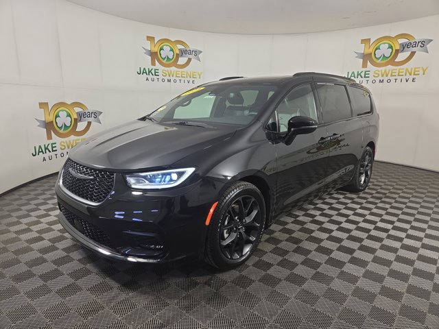 Used 2024 Chrysler Pacifica - photo 5