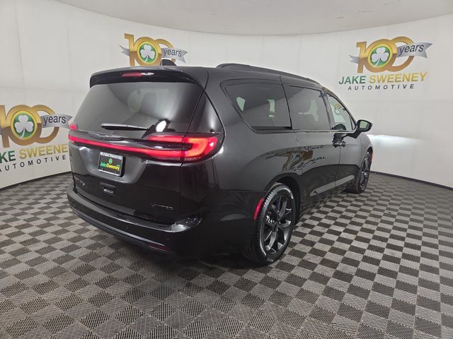 Used 2024 Chrysler Pacifica - photo 9