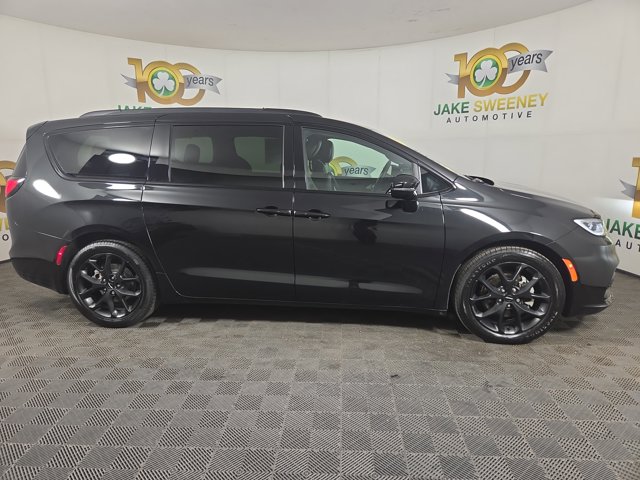 Used 2024 Chrysler Pacifica - photo 10