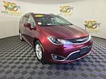 Used 2017 Chrysler Pacifica Minivan thumbnail 1