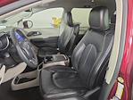 Used 2017 Chrysler Pacifica Minivan thumbnail 8