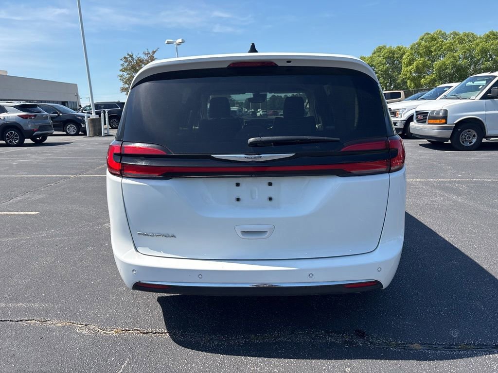 Used 2023 Chrysler Pacifica - photo 6