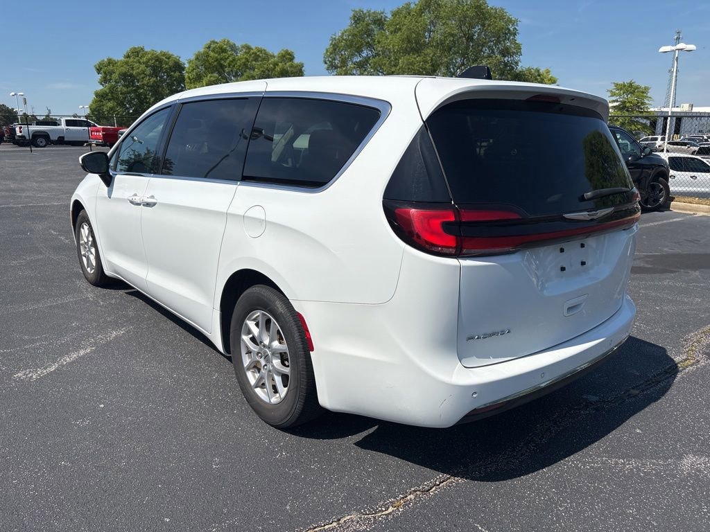 Used 2023 Chrysler Pacifica - photo 7