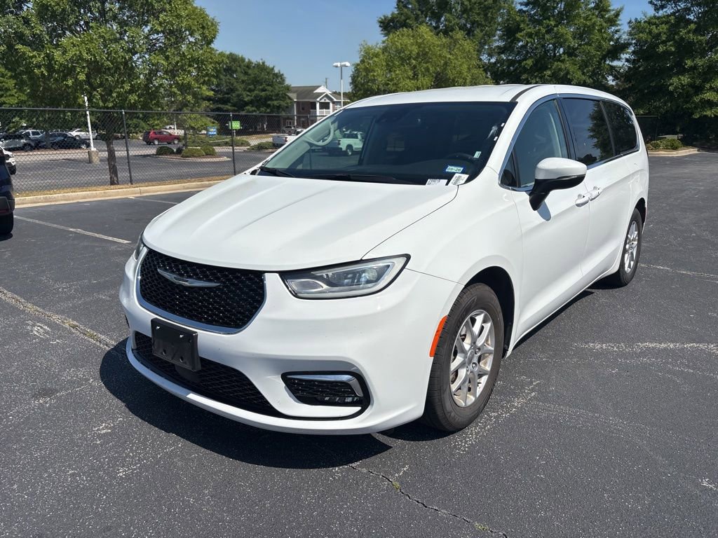 Used 2023 Chrysler Pacifica - photo 9