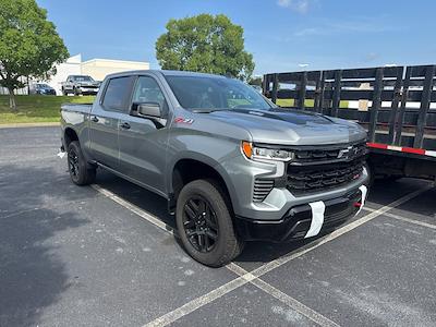 New 2025 Chevrolet Silverado 1500 LT Crew Cab 4WD Pickup for sale #V4874 - photo 1