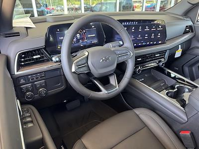 New 2025 Chevrolet Suburban Z71 4WD SUV for sale #V5043 - photo 2