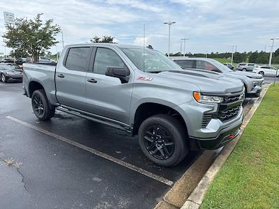 New 2025 Chevrolet Silverado 1500 LT Crew Cab 4WD Pickup for sale #V5067 - photo 1