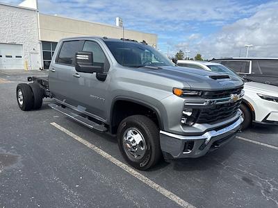 New 2025 Chevrolet Silverado 3500 LT Crew Cab 4WD 60 CA Cab Chassis for sale #V5247 - photo 1