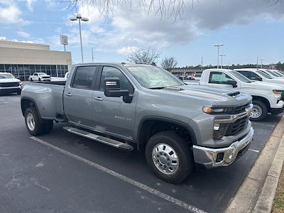 New 2026 Chevrolet Silverado 3500 LT Crew Cab for sale #V5567 - photo 2