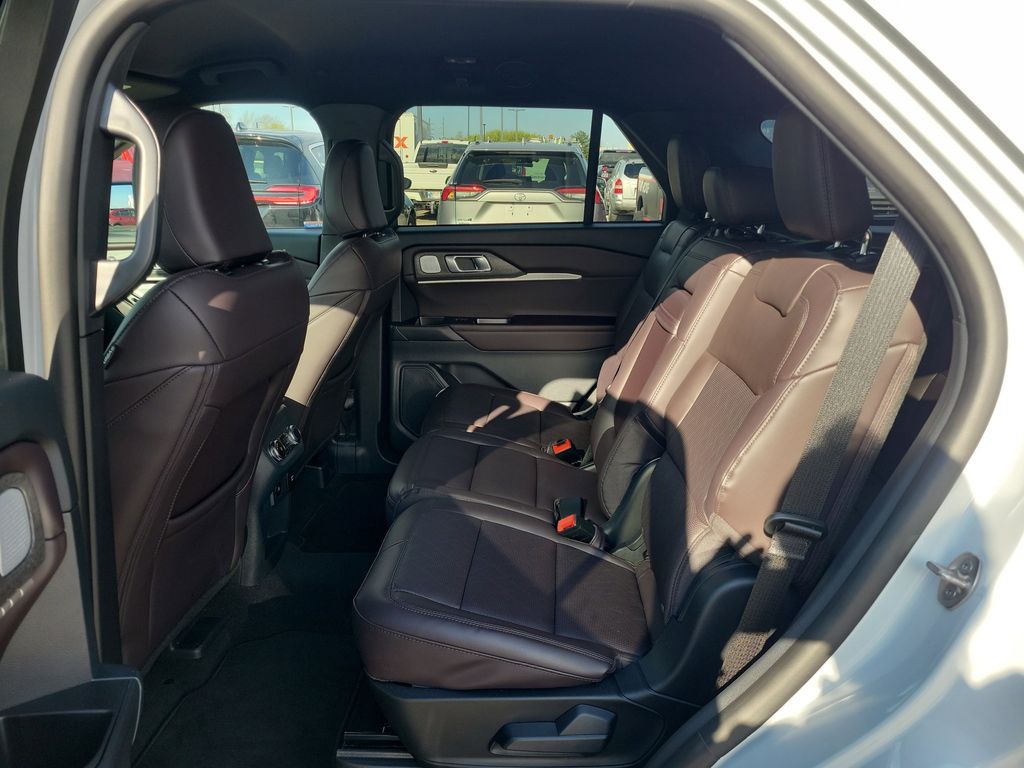 Used 2026 Ford Explorer - photo 11