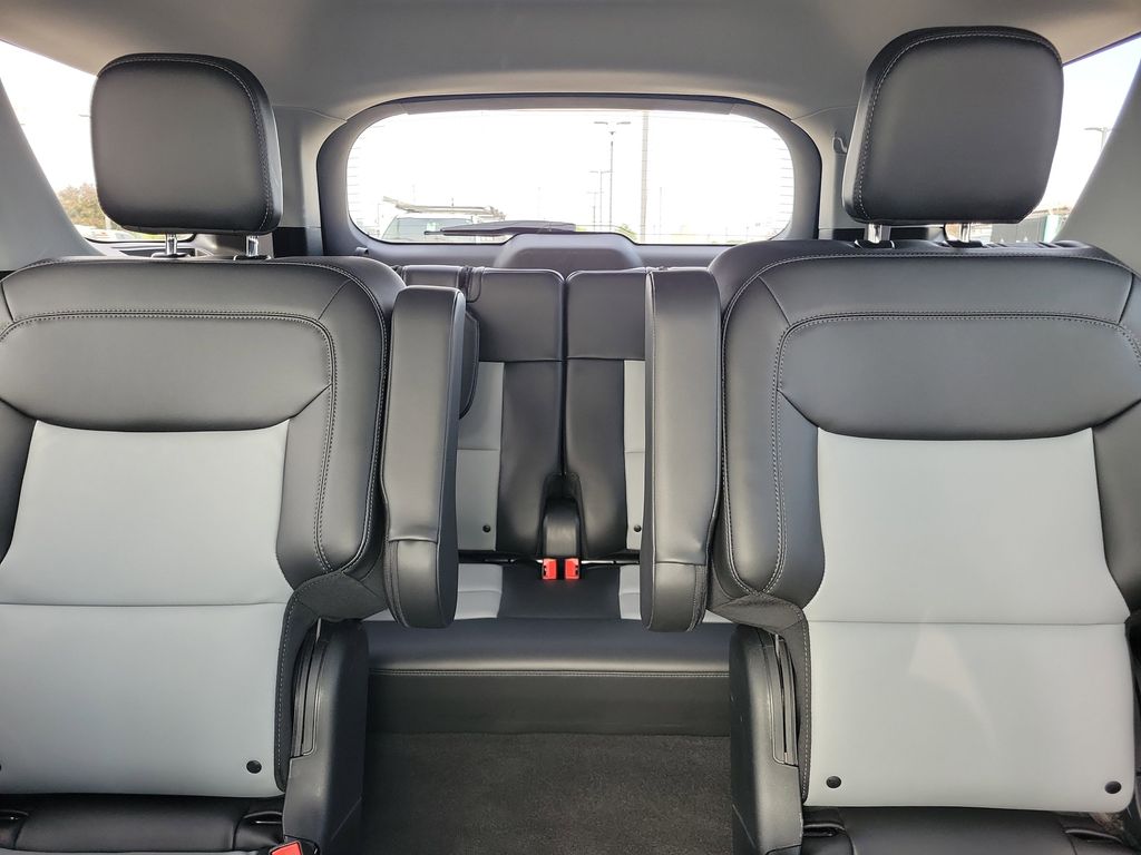 Used 2023 Ford Explorer - photo 35