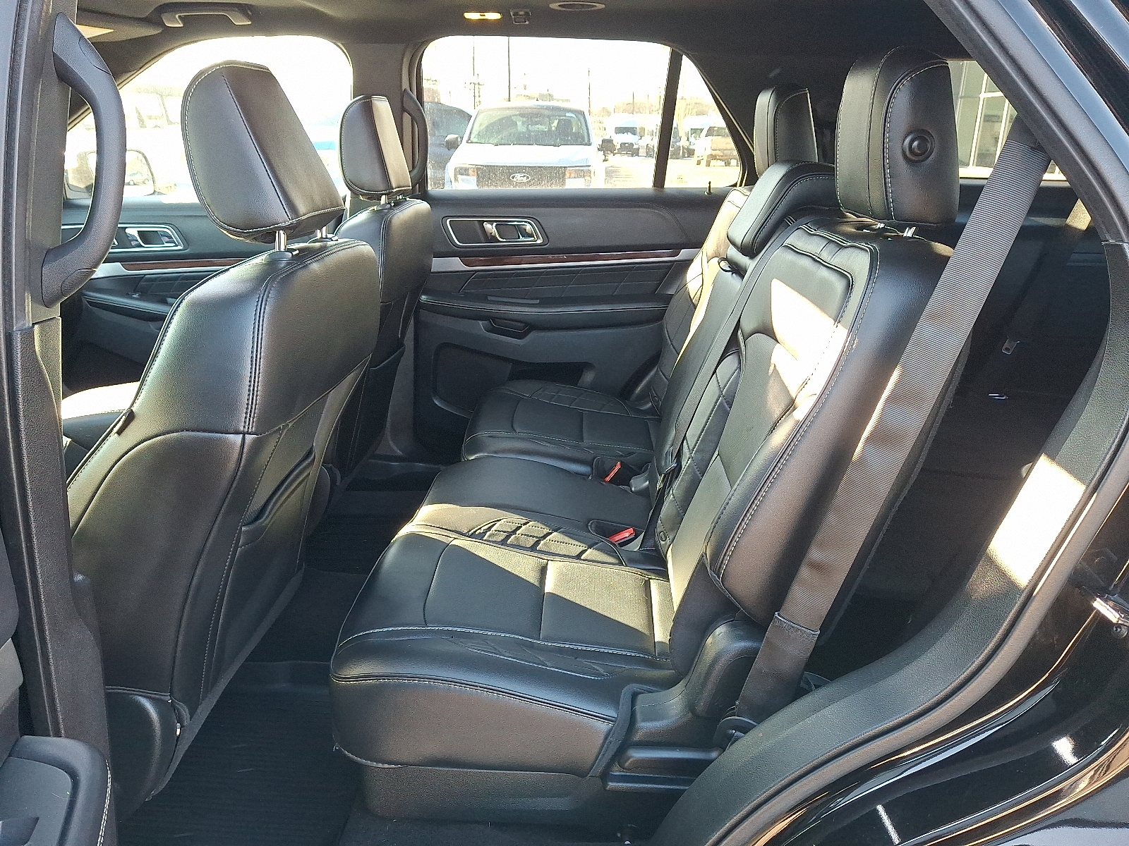 Used 2018 Ford Explorer - photo 12