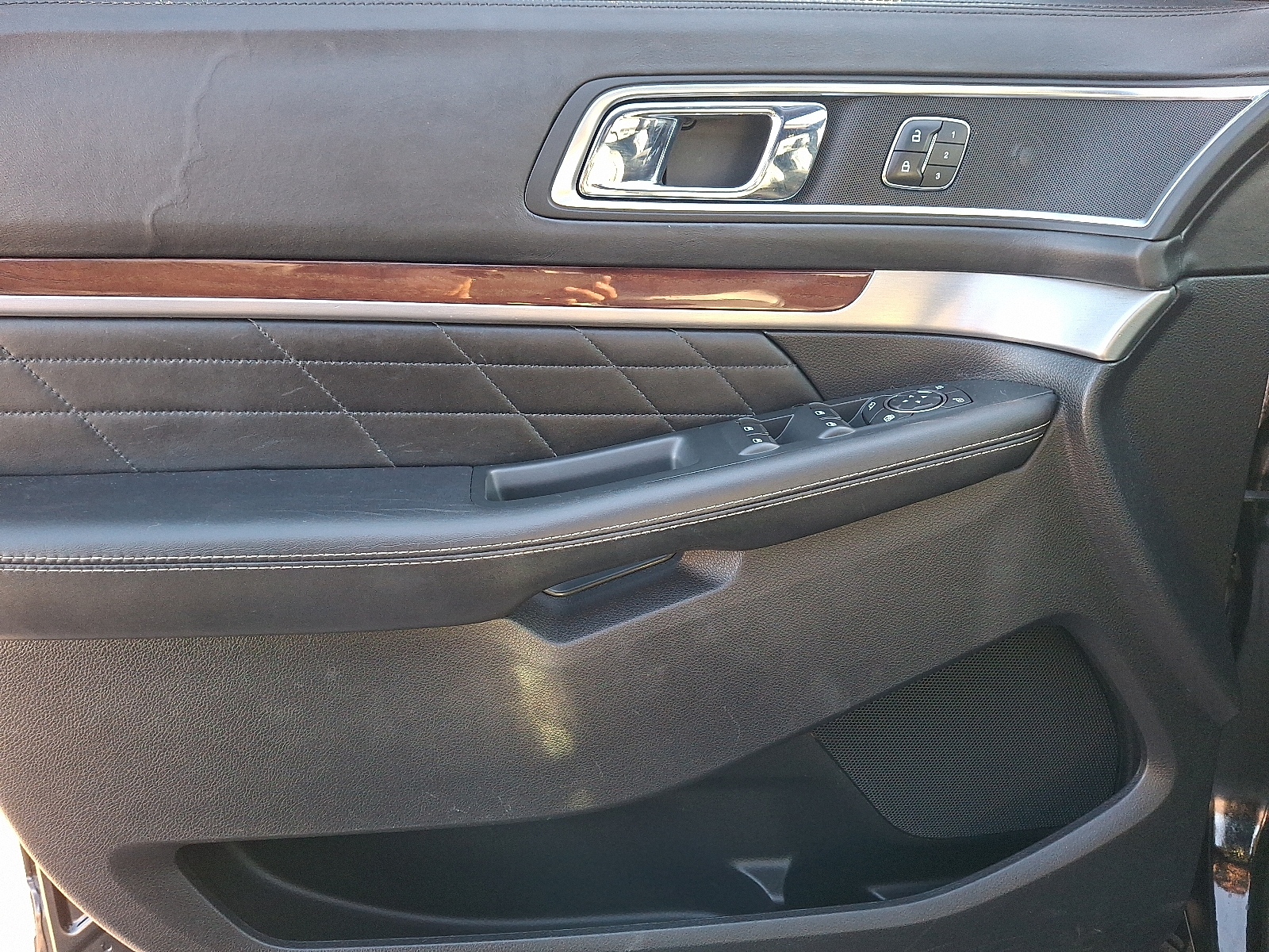 Used 2018 Ford Explorer - photo 14