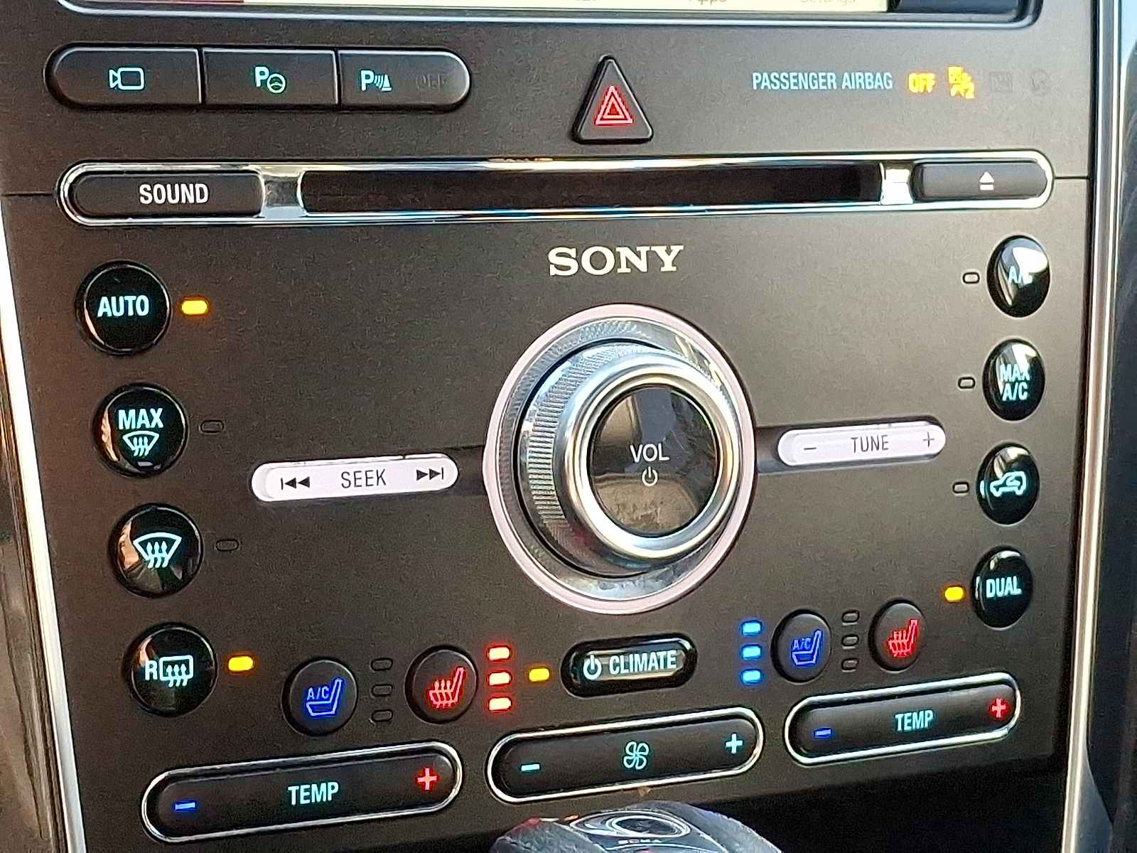 Used 2018 Ford Explorer - photo 18