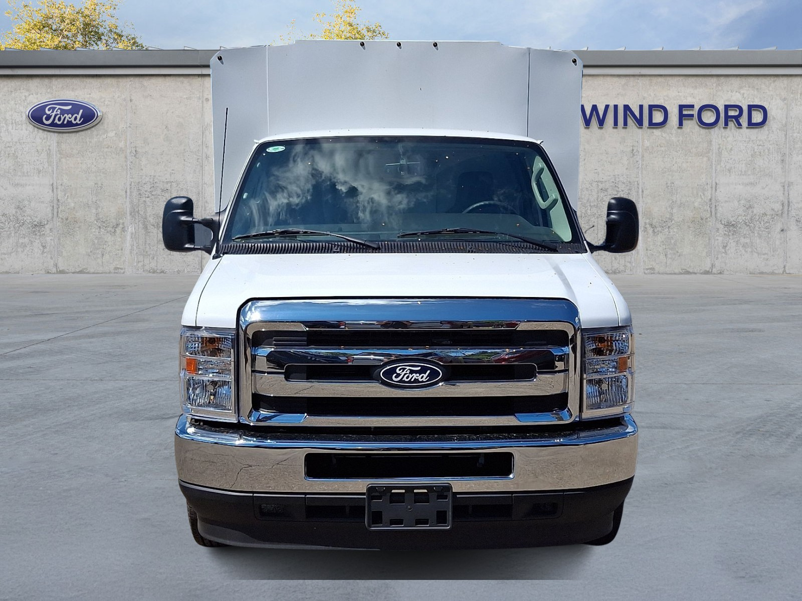 New 2026 Ford E-350 - photo 22