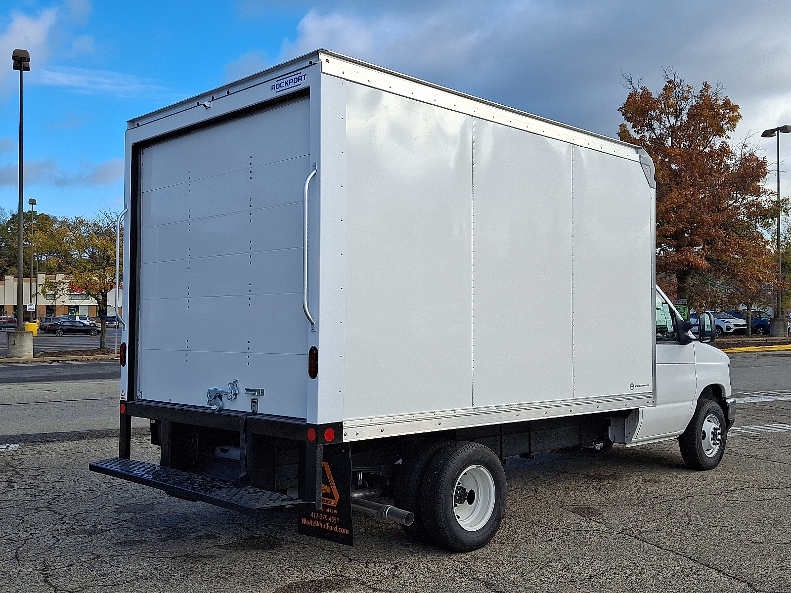 New 2026 Ford E-350 - photo 8