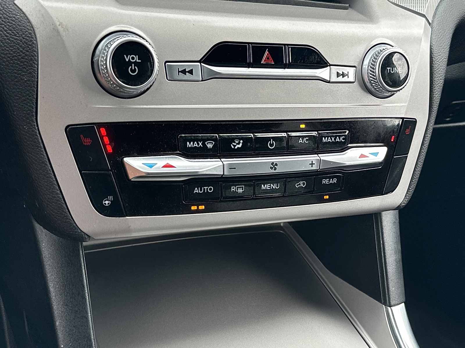 Used 2023 Ford Explorer - photo 18