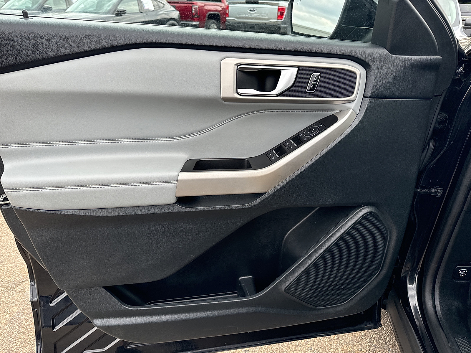 Used 2023 Ford Explorer - photo 15