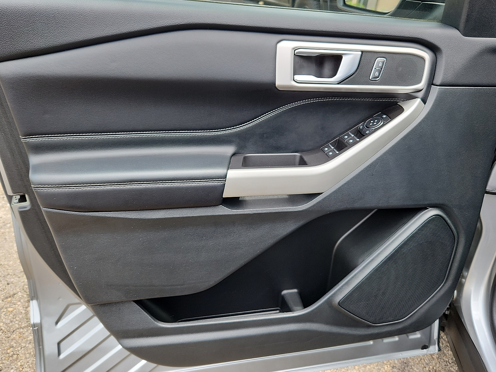Used 2022 Ford Explorer - photo 27