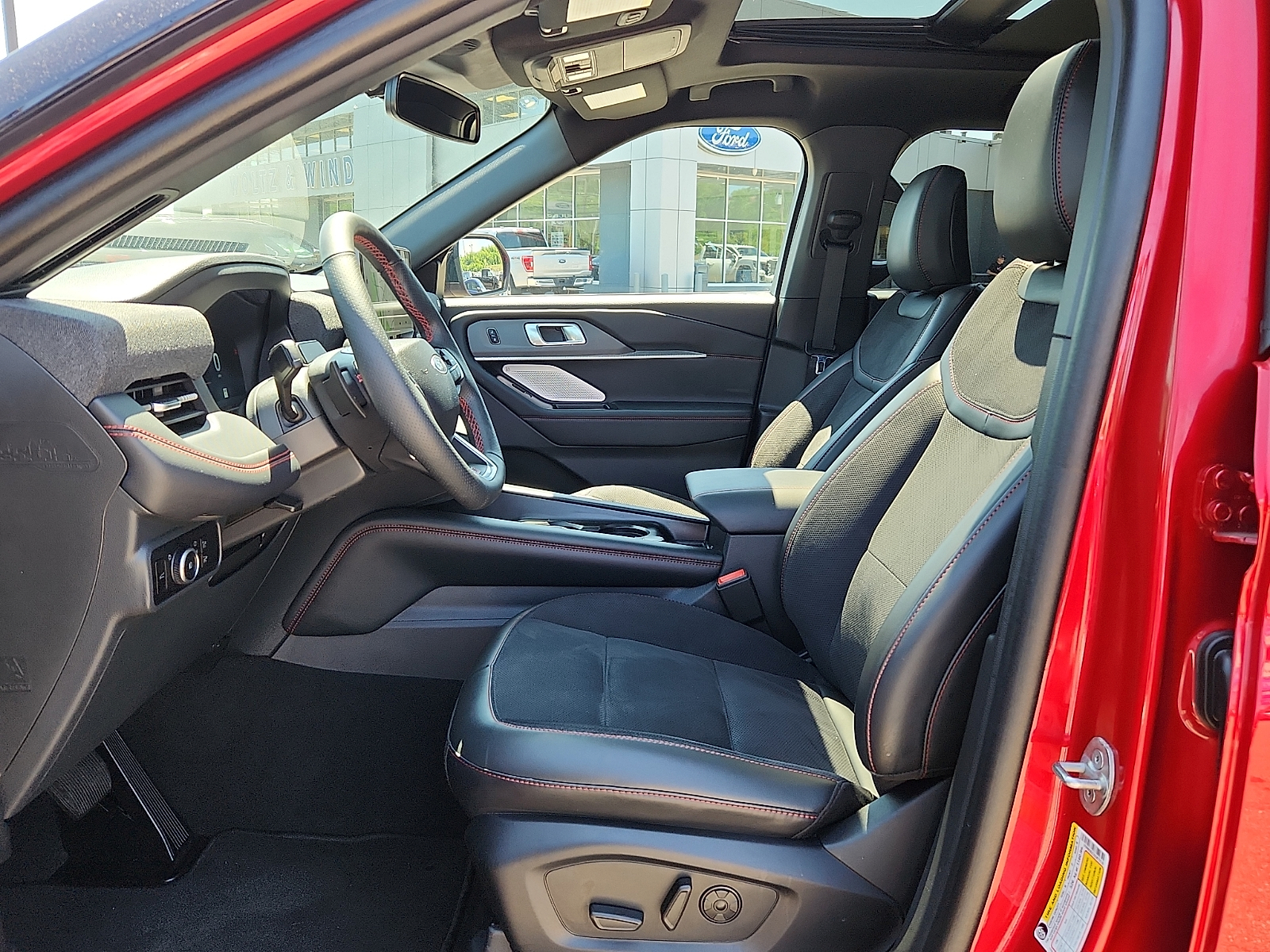 Used 2025 Ford Explorer - photo 21