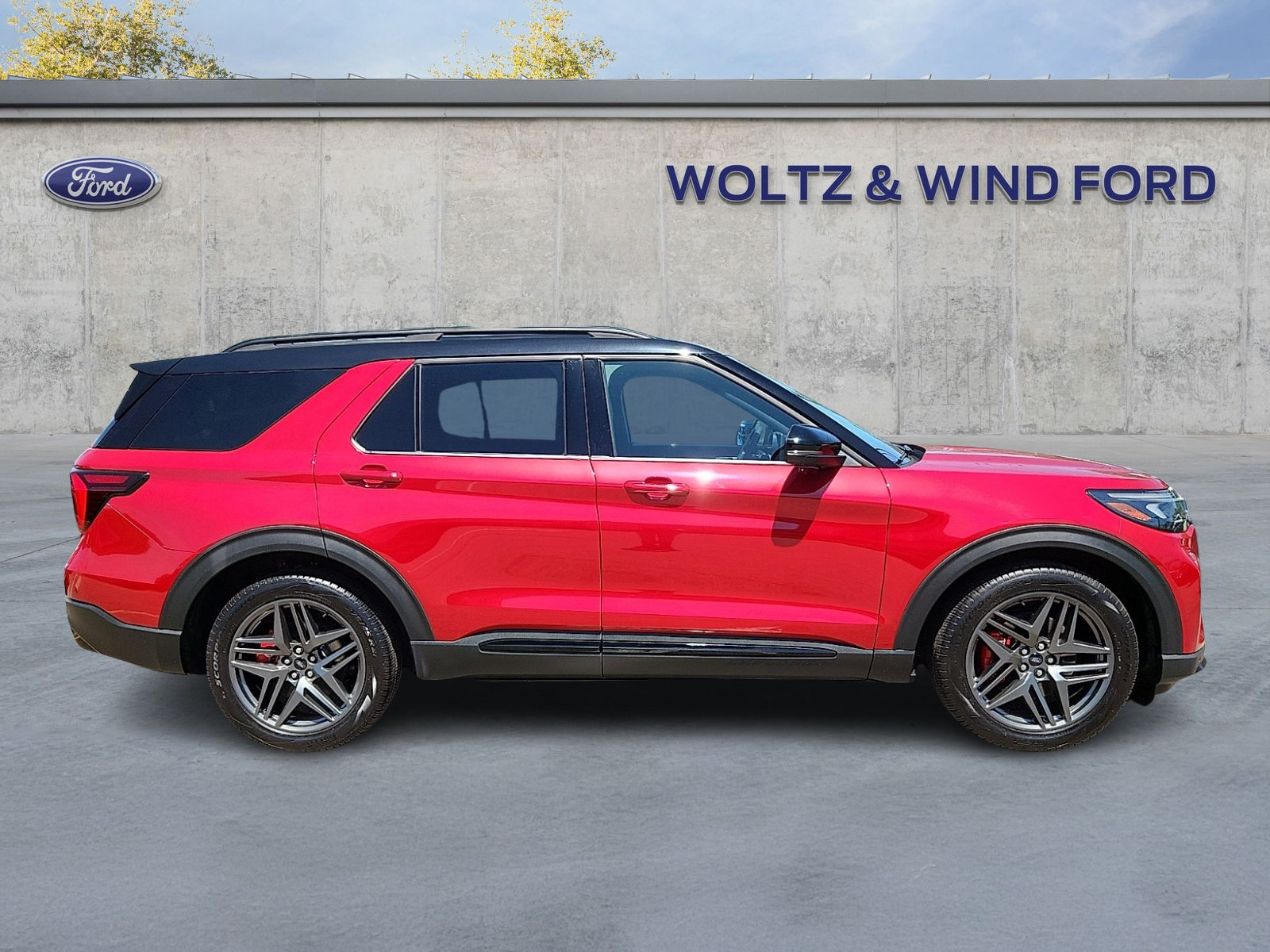 Used 2025 Ford Explorer - photo 24