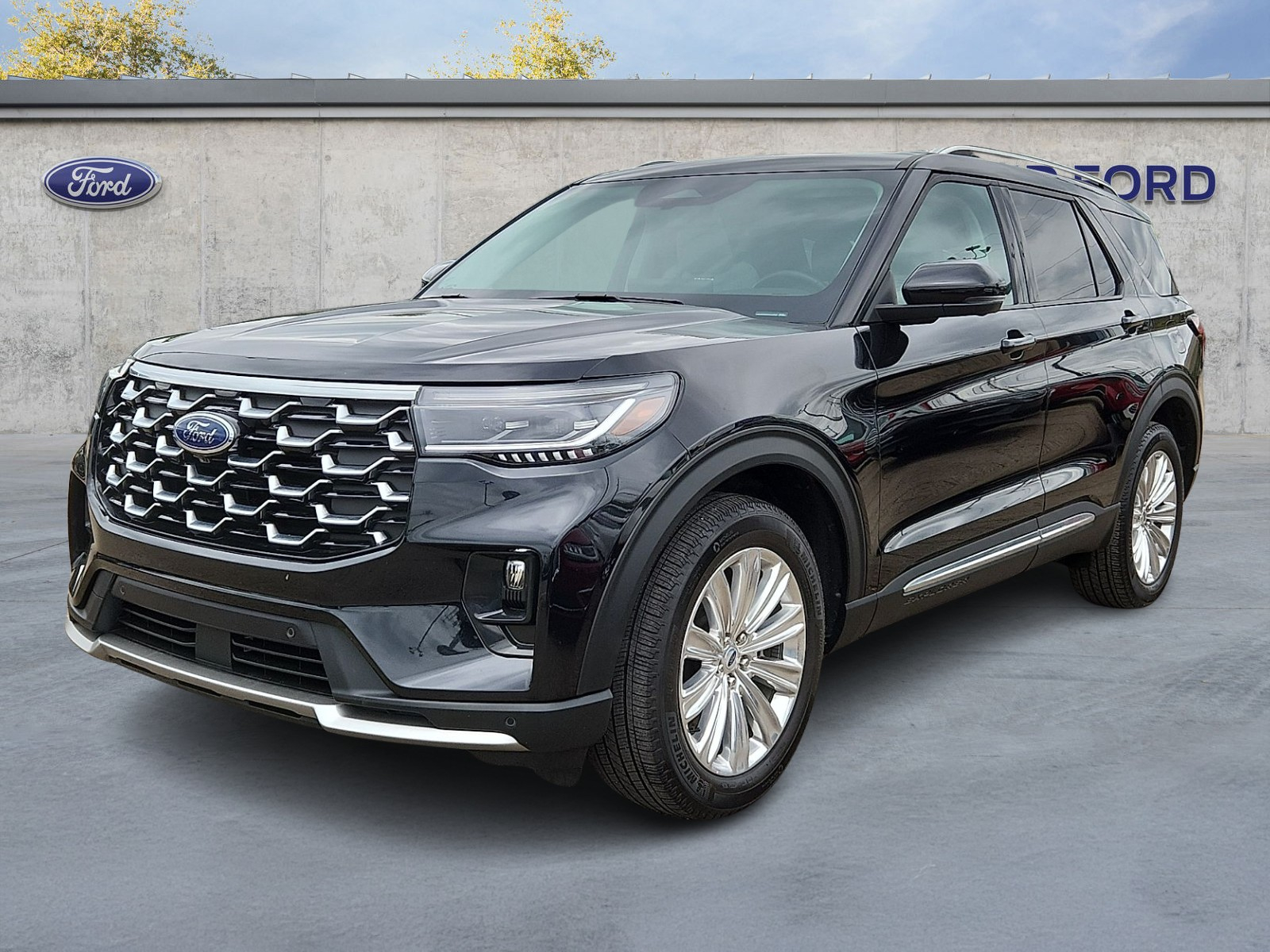 Used 2025 Ford Explorer - photo 5