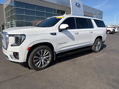 Used 2021 GMC Yukon XL - photo 1